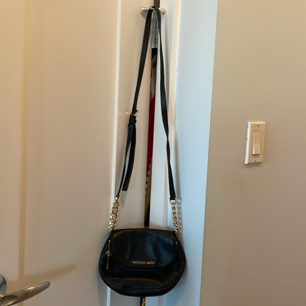 Michael Kora cross body pouch in black